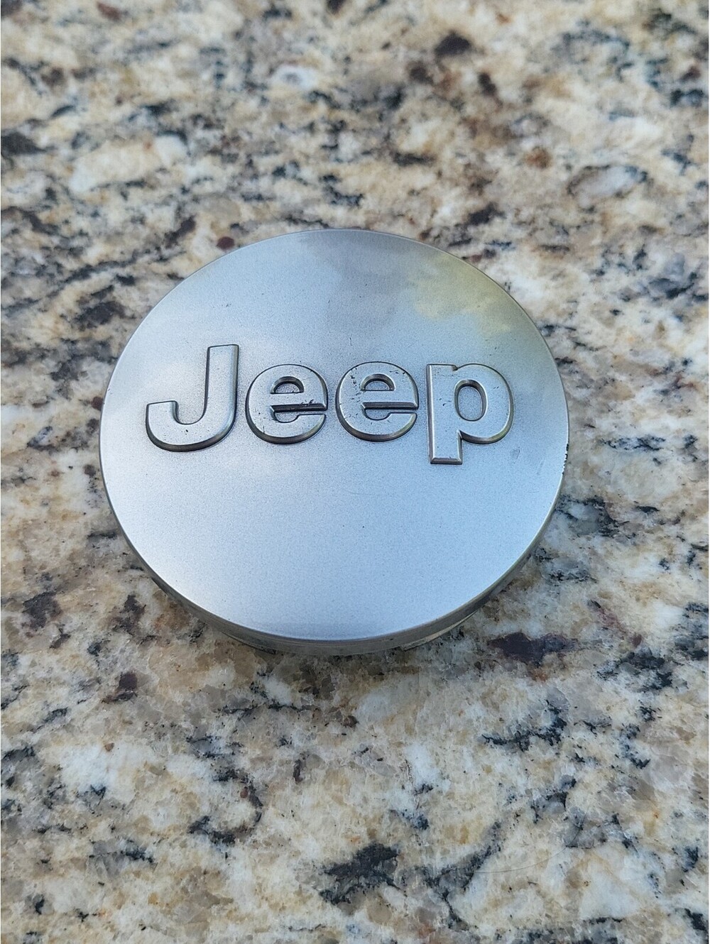 2011-2020 JEEP GRAND CHEROKEE FRONT OR REAR WHEEL CENTER COVER MATTE SILVER OEM